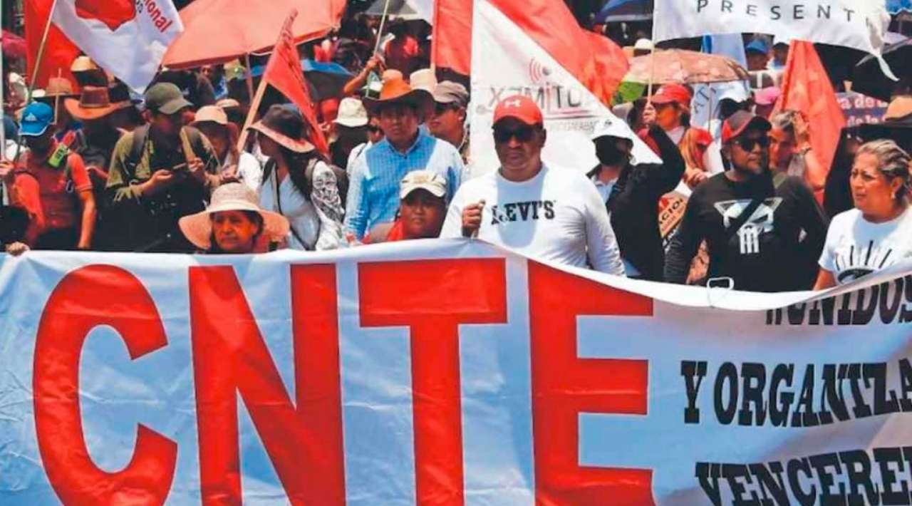 Sheinbaum asegura diálogo con la CNTE ante protestas y plantón en el Zócalo