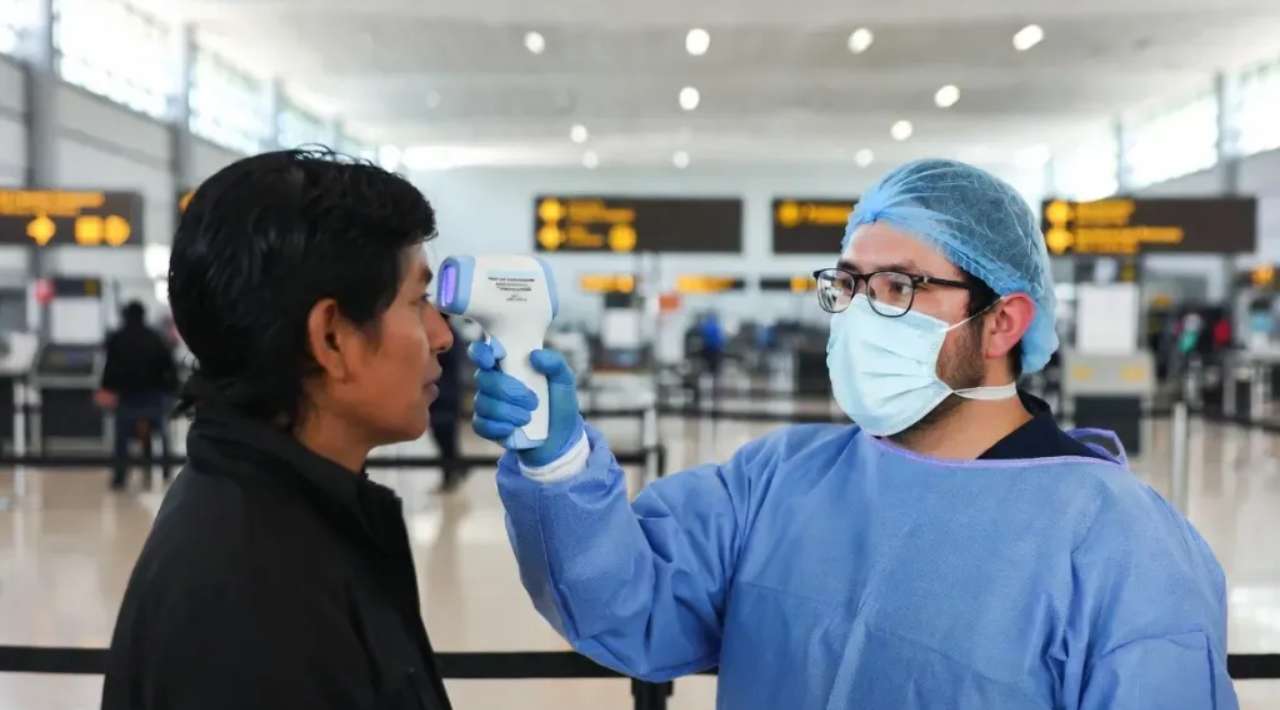 México alerta y listo ante brote de ébola en África, asegura David Kershenobich