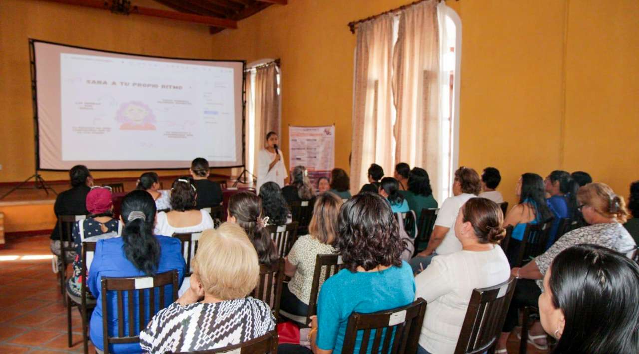 Centro Libre de Puente de Ixtla fortalece las redes de mujeres con pláticas y talleres comunitarios