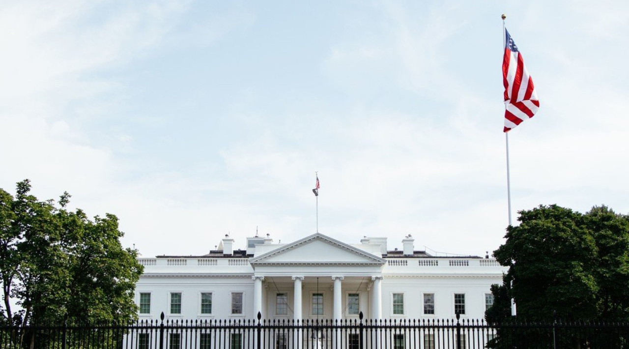 Tiroteo cerca de la Casa Blanca: Servicio Secreto abate a hombre armado; Trump a salvo