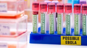 México emite aviso preventivo de viaje por brote de ébola en África