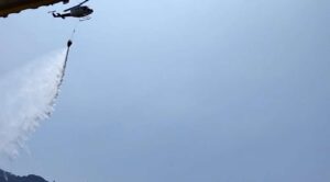 Morelos refuerza combate a incendios con helicóptero y nuevo helibalde
