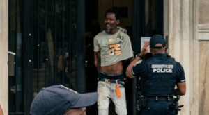 Sujeto armado irrumpe en sede cultural de México en Washington; no hubo heridosEscritura