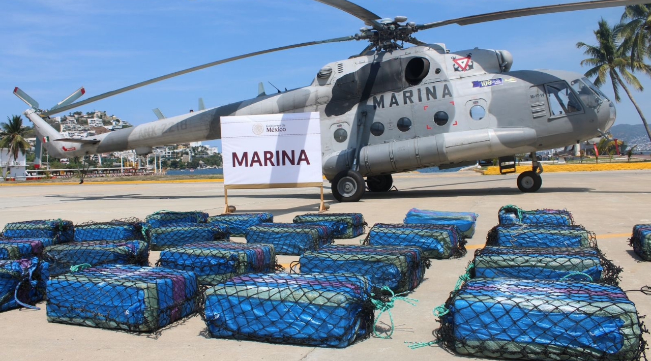 Semar asegura cargamento de cocaína frente a costas de Guerrero y detiene a dos extranjeros