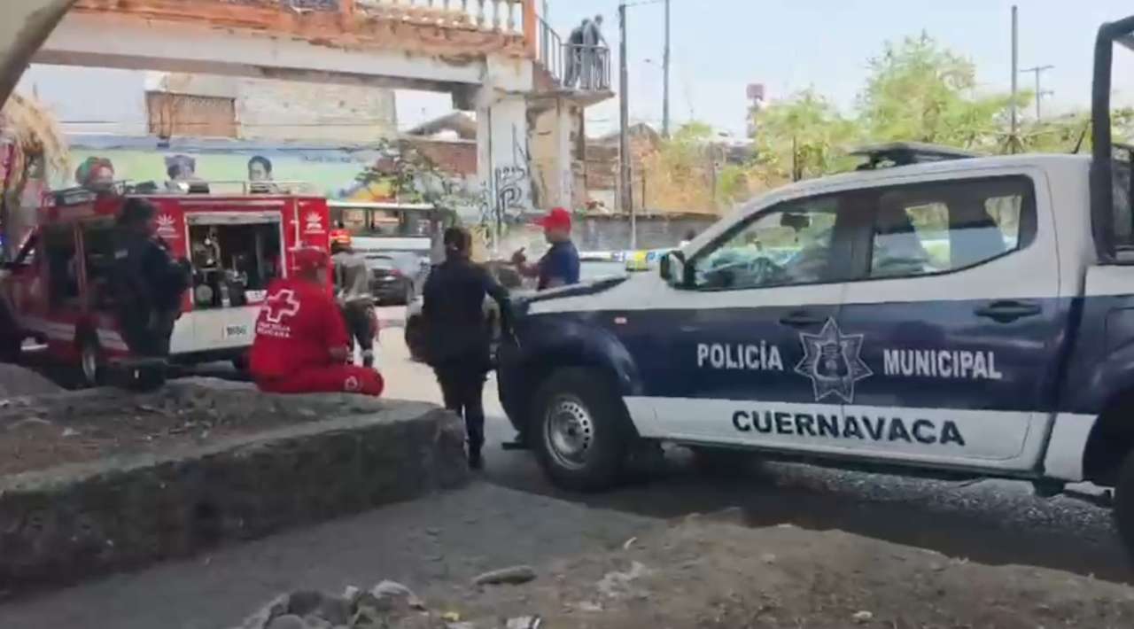 Localizan cuerpo en la Barranca de Amanalco; realizan labores de rescate