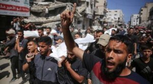Ataque aéreo israelí en Gaza deja al menos 10 muertos y 20 heridos