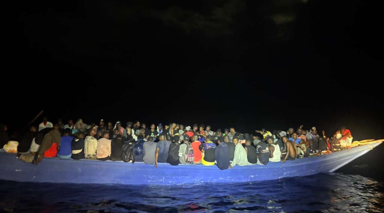 EE.UU. intercepta embarcación con 240 migrantes haitianos