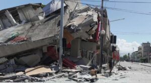 Sube a 31 la cifra de muertos tras terremoto de magnitud 7.8 en Filipinas