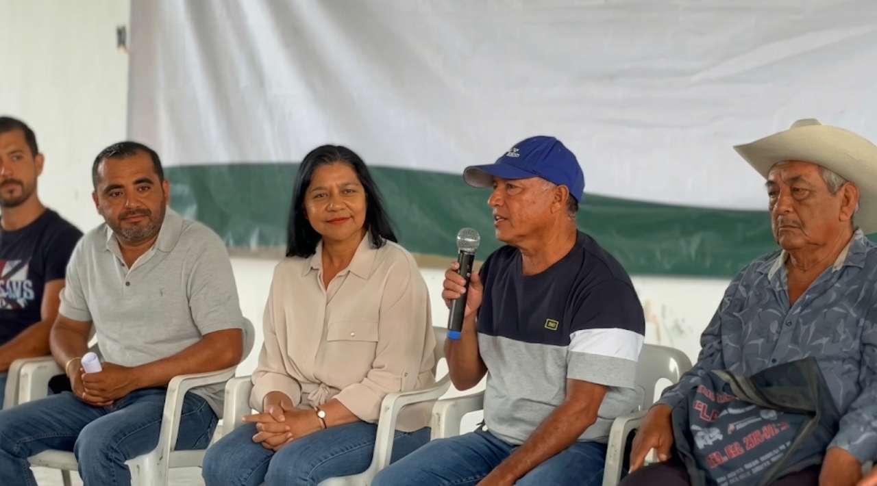 SEDAGRO entrega apoyos a ganaderos de Zacatepec y destaca seguro para proteger al hato