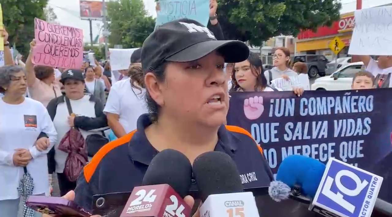 Marchan en Cuernavaca para exigir justicia por el homicidio del paramédico Miguel Ángel Domínguez
