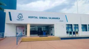 Tres muertos y siete hospitalizados por alcohol adulterado en fiesta de XV años en Salamanca
