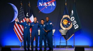 NASA presenta a la tripulación de Artemis III; destaca astronauta de origen salvadoreño