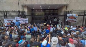 CNTE reanuda diálogo con el gobierno y mantiene exigencia de reunión con Sheinbaum