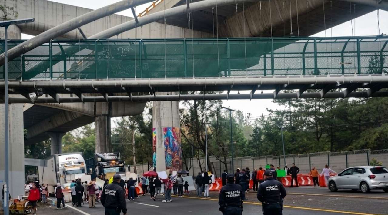 Se restablece la circulación en la autopista México-Cuernavaca tras retiro de manifestantes