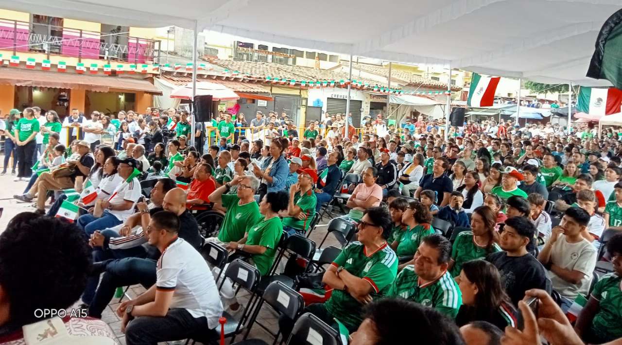 Tepoztlán se pinta de verde, blanco y rojo en el arranque de la fiesta mundialista.