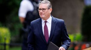 Keir Starmer dimite como primer ministro de Reino Unido tras perder respaldo político