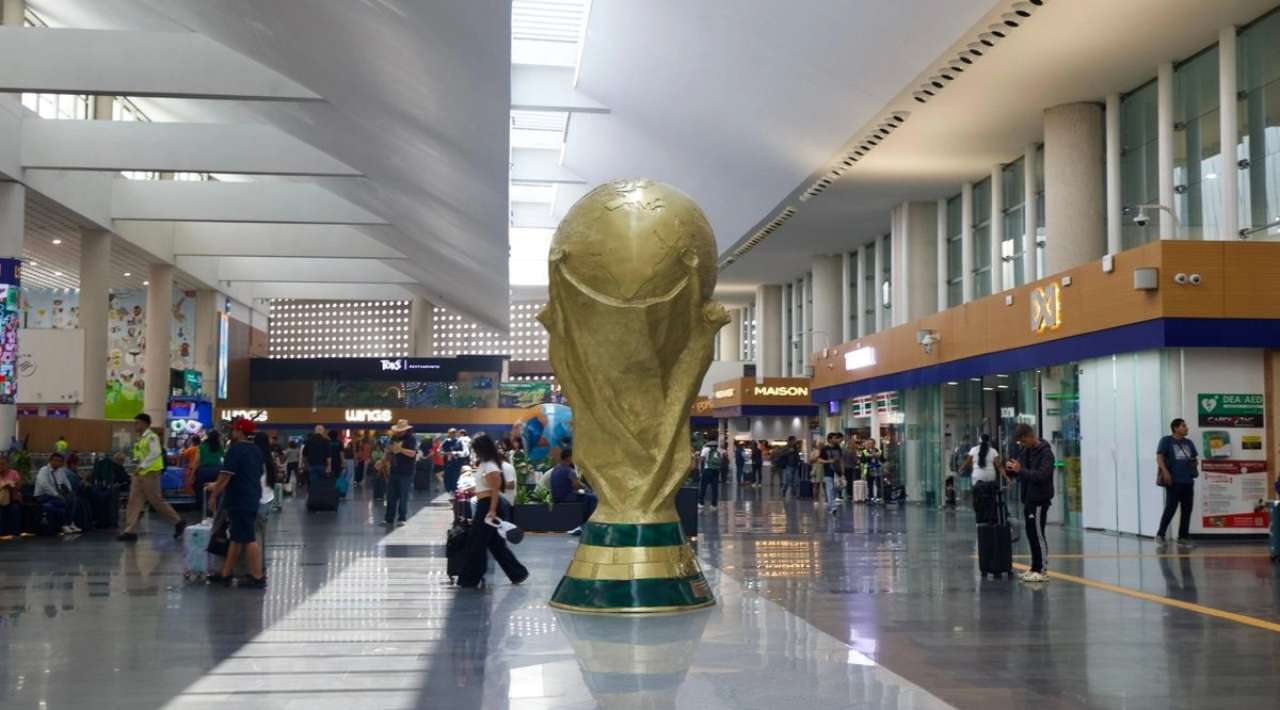 Refuerzan vigilancia sanitaria en el AICM ante llegada de visitantes por Mundial 2026