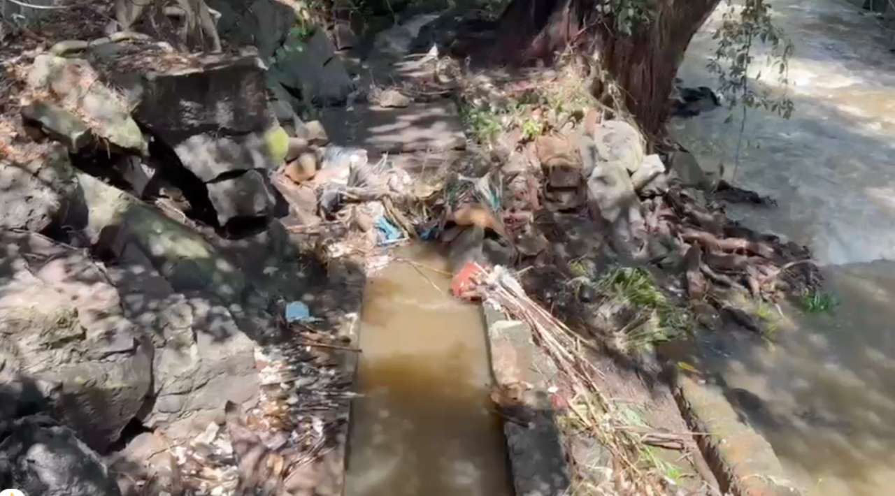 Desbordamiento del río Apatlaco deja 30 viviendas y comercios inundados
