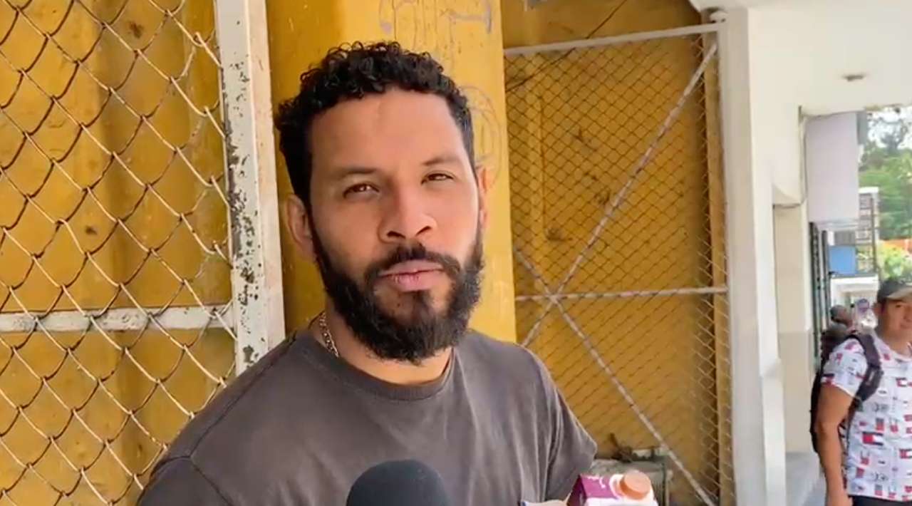 Mujer se lanza de un segundo piso para escapar de incendio en el Centro de Cuernavaca