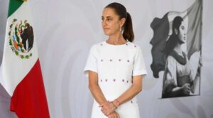 Sheinbaum propone aseguradora pública para mejorar pensiones de maestros