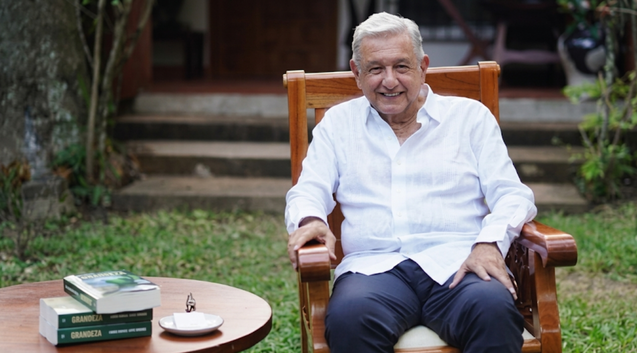 AMLO critica cambio de postura de Trump y respalda a Sheinbaum