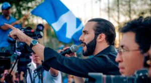 Bukele busca un tercer mandato; se registra como precandidato presidencial para 2027