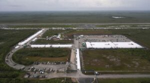 Florida cerrará el centro de detención de migrantes conocido como “Alcatraz de los Caimanes”