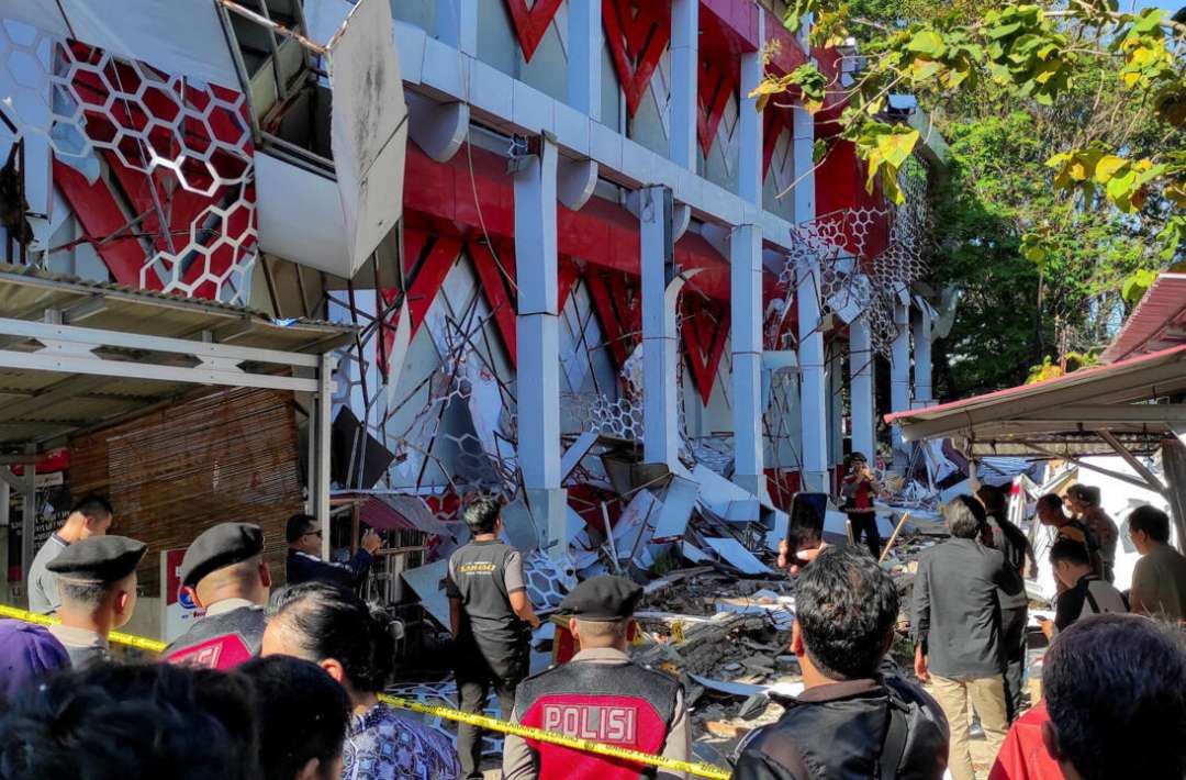 Terremoto de magnitud 6.7 deja ocho heridos y daños en Indonesia