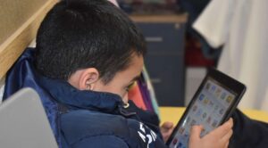 Pide Sheinbaum que este año se abra el debate sobre el uso de dispositivos tecnológicos e Inteligencia Artificial en escuelas