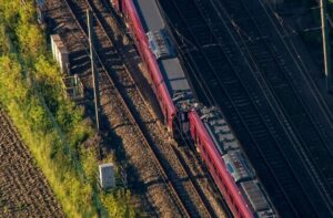 Colisión de trenes al norte de Londres moviliza a servicios de emergencia