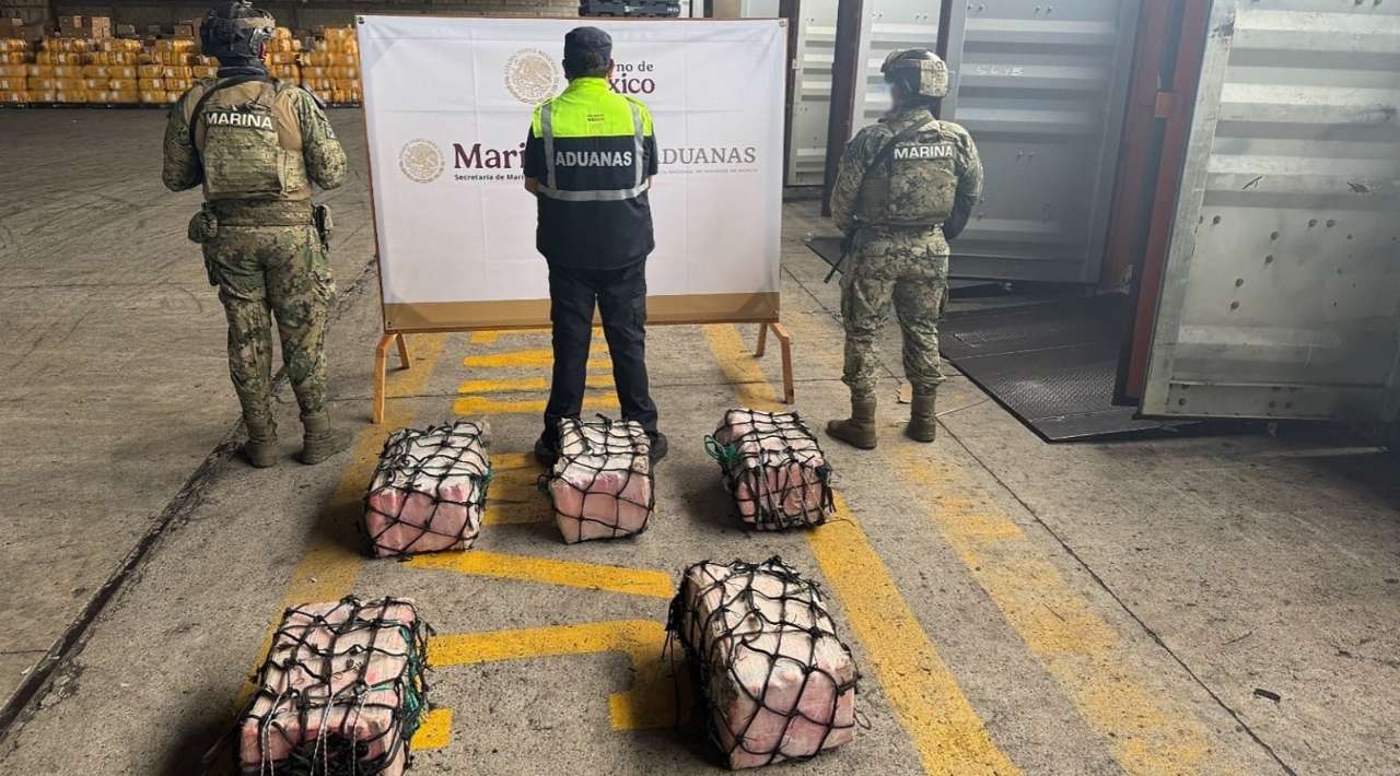 Aseguran 137 kilos de cocaína en puerto de Lázaro Cárdenas; detienen a cinco ecuatorianos