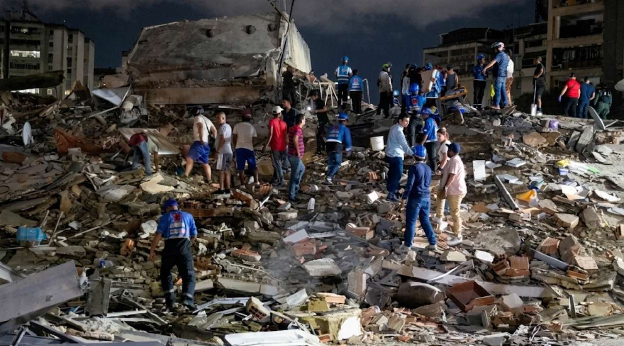 Venezuela reporta 920 muertos y más de 300 réplicas tras los terremotos