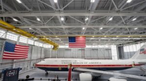 Presentan nuevo avión presidencial de Trump tras retiro del histórico Air Force One