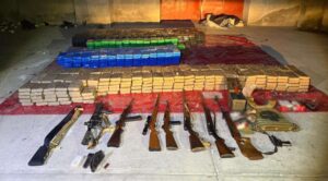 Decomisan casi una tonelada de cocaína y armas durante cateo en Tlaxcala