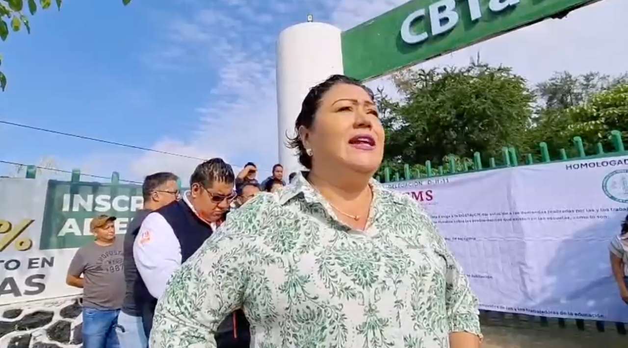 Docentes del CBTa 8 de Xoxocotla realizan paro laboral y advierten que impedirán el inicio del ciclo escolar