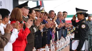 Claudia Sheinbaum entrega condecoraciones a elementos de la Guardia Nacional en su séptimo aniversario