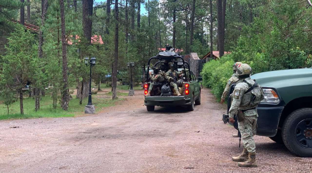 Operativos en Durango dejan 10 detenidos, arsenal y animales exóticos asegurados