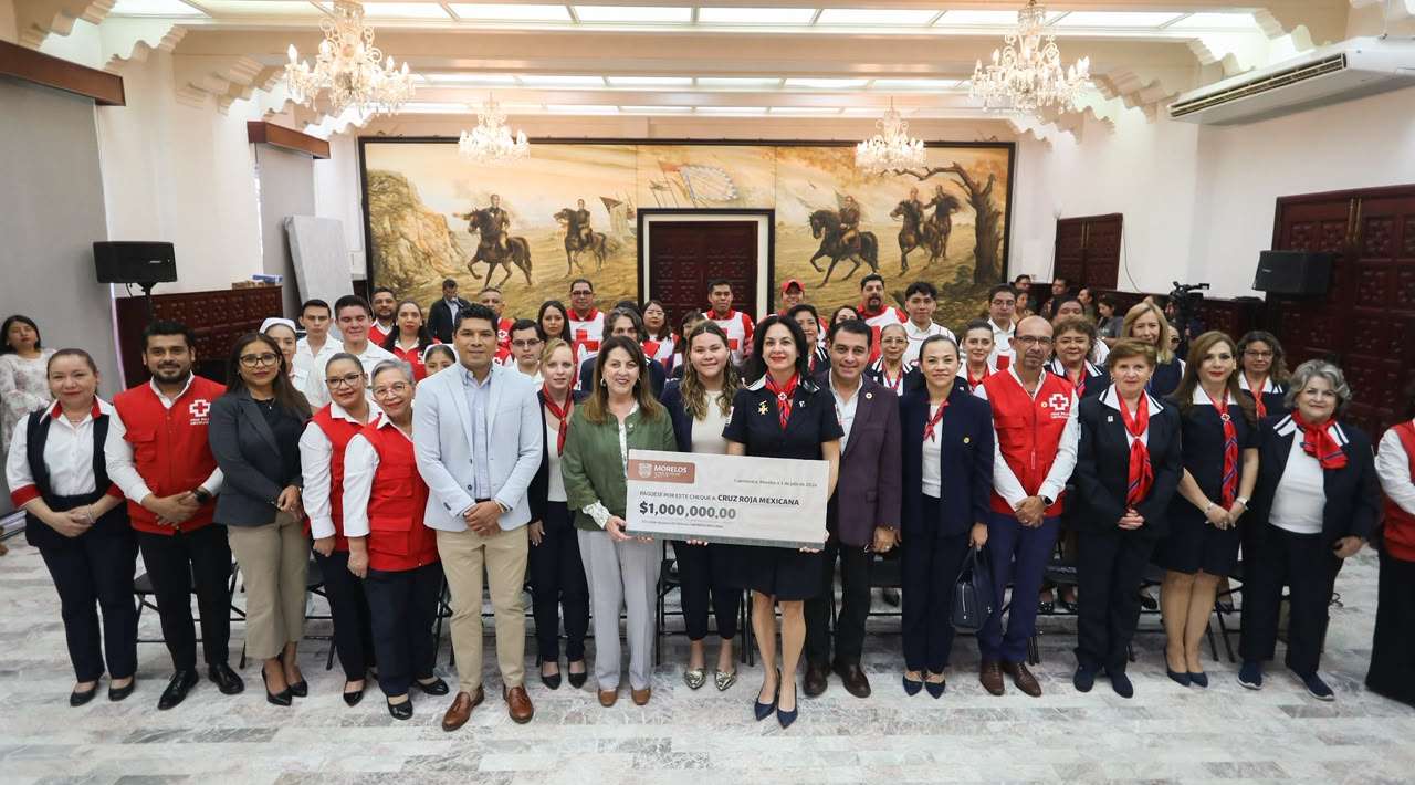 Margarita González Saravia entrega apoyo a la Cruz Roja Mexicana en Morelos