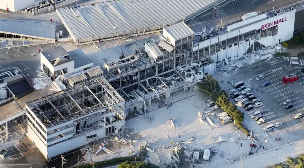 Terremoto en Japón deja decenas de heridos y personas atrapadas en centros comerciales