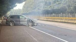 Conductor y acompañante resultan lesionados tras choque en la México–Cuernavaca, a la altura de Parres