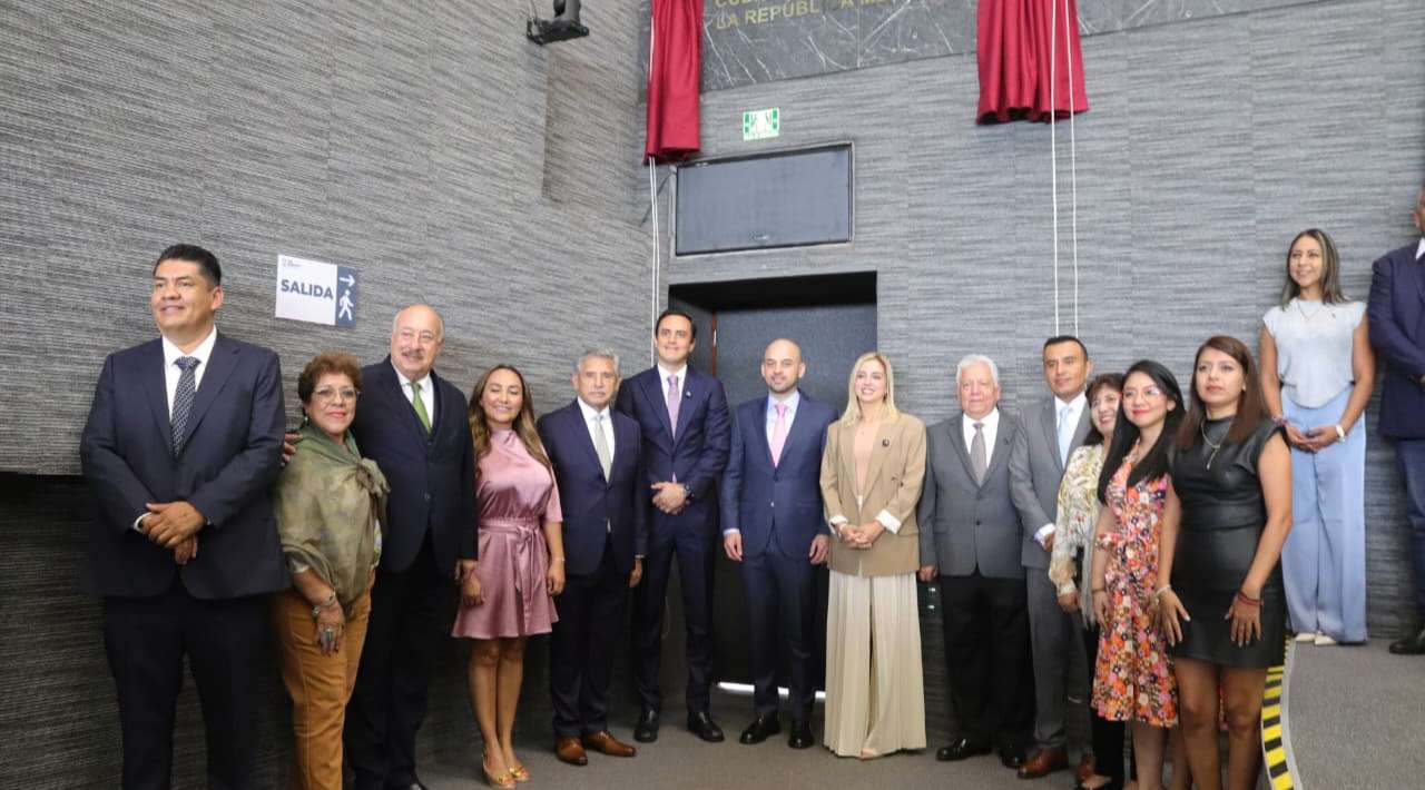 Congreso de Morelos devela en Letras Doradas la inscripción “Cuernavaca Capital de la República Mexicana”