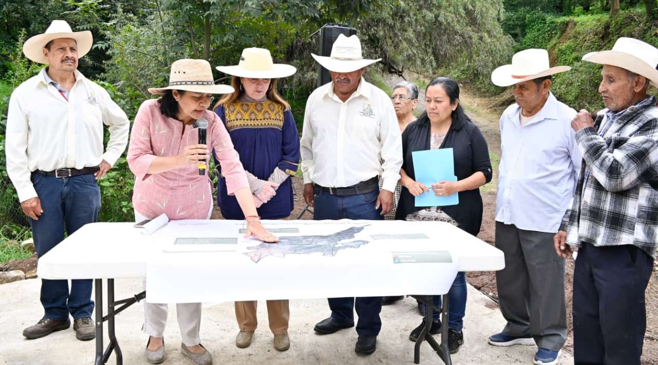 Gobernadora supervisa rehabilitación de caminos y construcción de 15 ollas de captación en Ocuituco