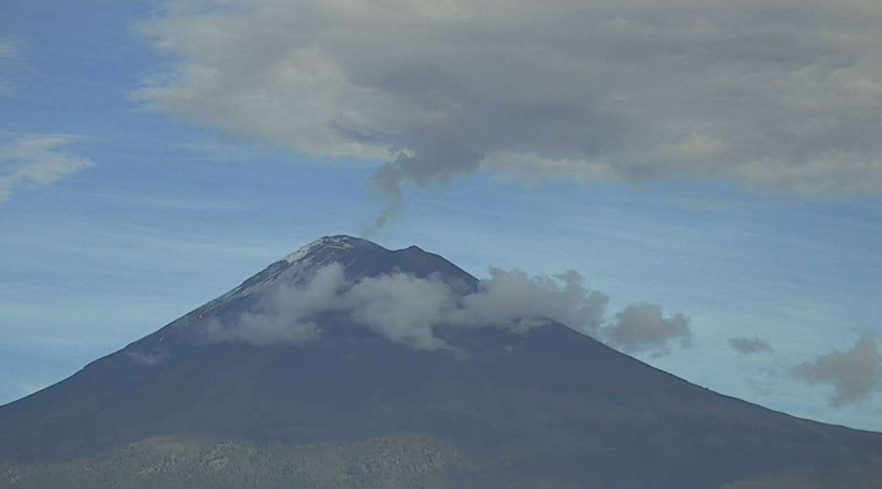 Popocatépetl mantiene Amarillo Fase 2 tras 17 exhalaciones y sismo volcanotectónico