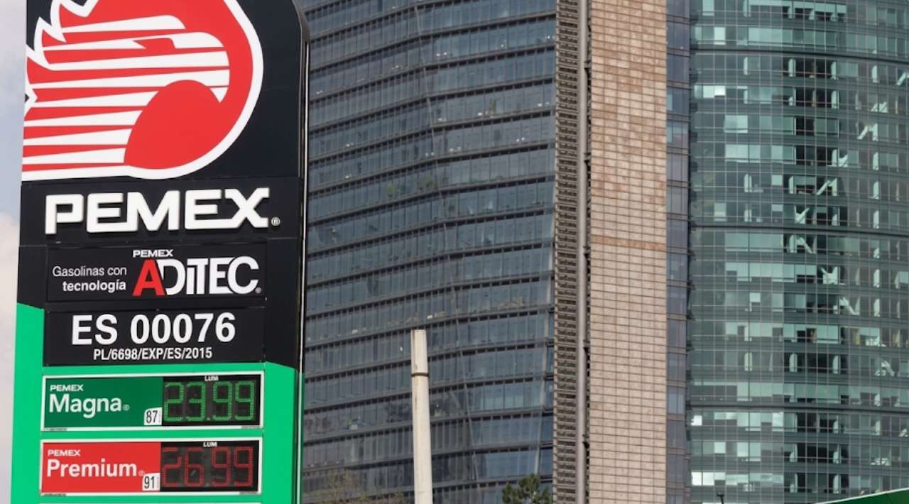 Precio de la gasolina se mantendrá en 24 pesos y el diésel en 27: Sheinbaum