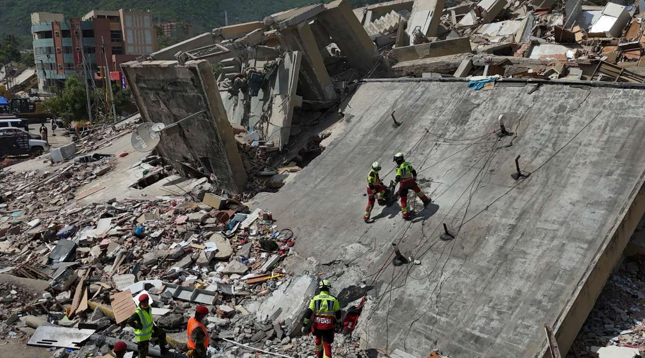 Sube a más de 5 mil la cifra de muertos por los terremotos en Venezuela