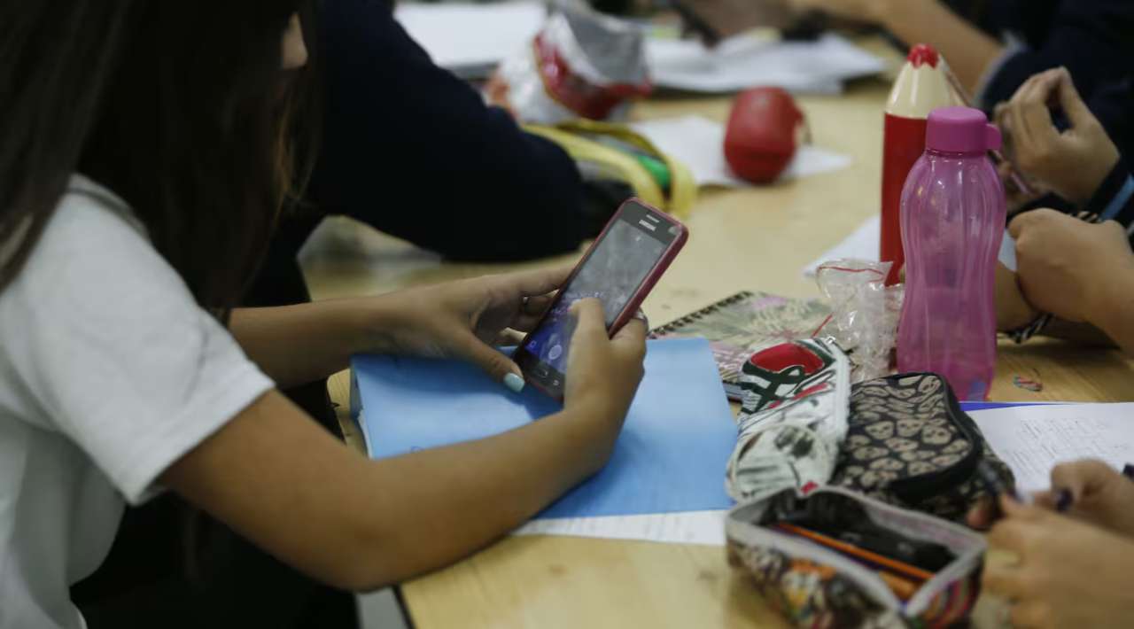 SEP abrirá debate nacional sobre la regulación de redes sociales e inteligencia artificial para menores