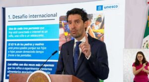 UNESCO alerta sobre riesgos del uso de redes sociales e IA en infancias mexicanas