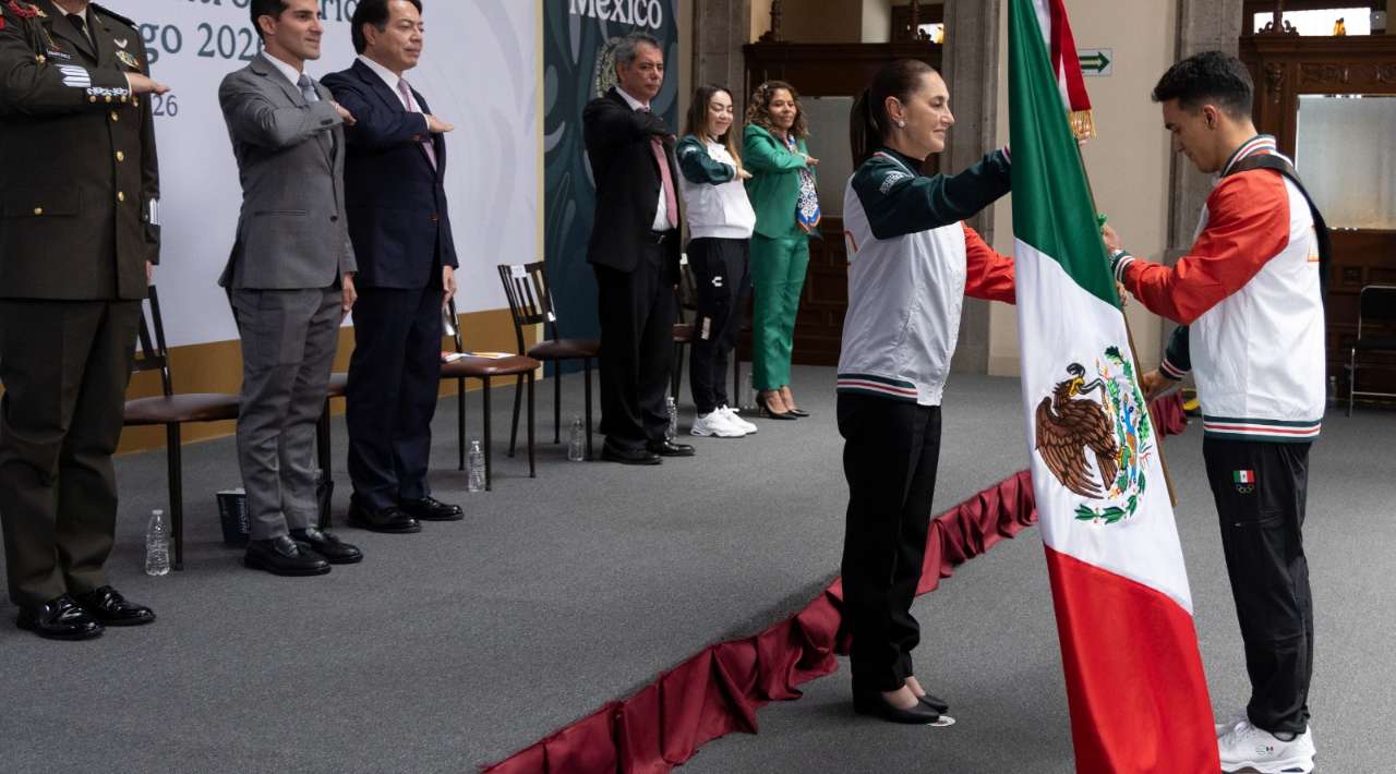 Sheinbaum abandera a Delegación Mexicana rumbo a Juegos Centroamericanos y del Caribe 2026