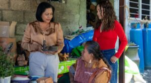 Gobierno de Morelos impulsa capacitación para fortalecer labor de alfareras en Cuentepec