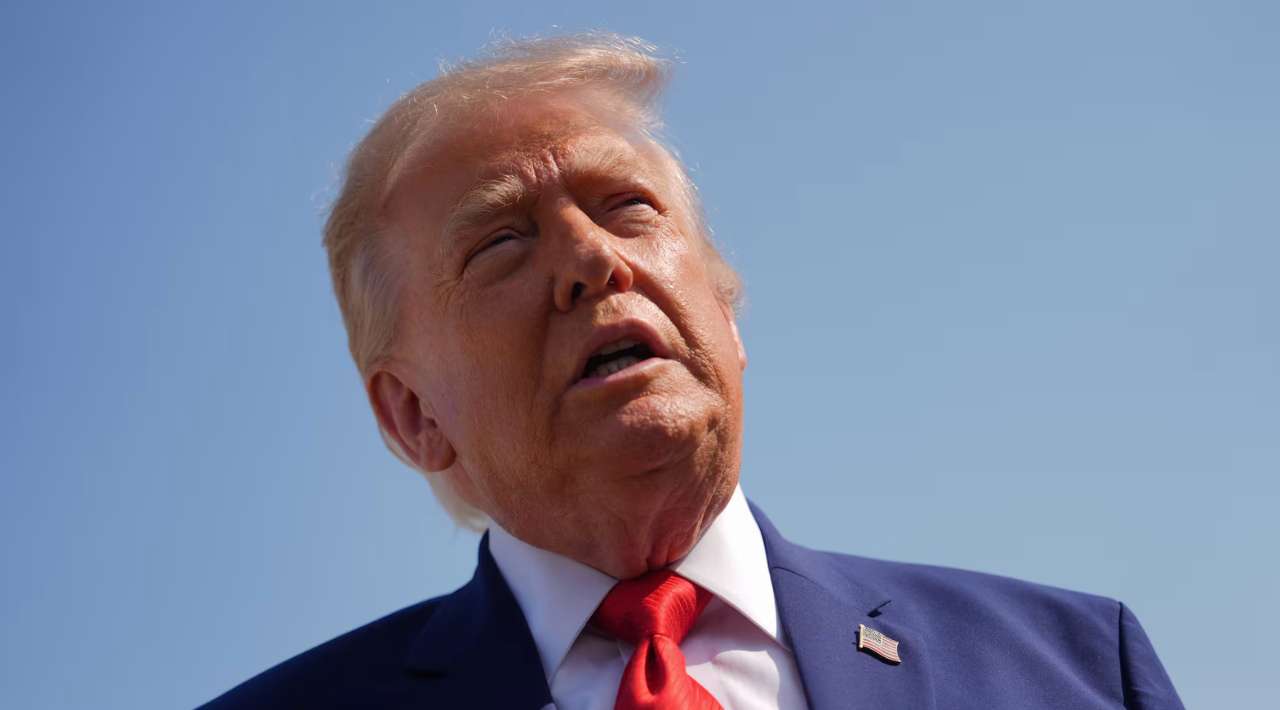 Trump amenaza con destruir puentes y plantas eléctricas en Irán
